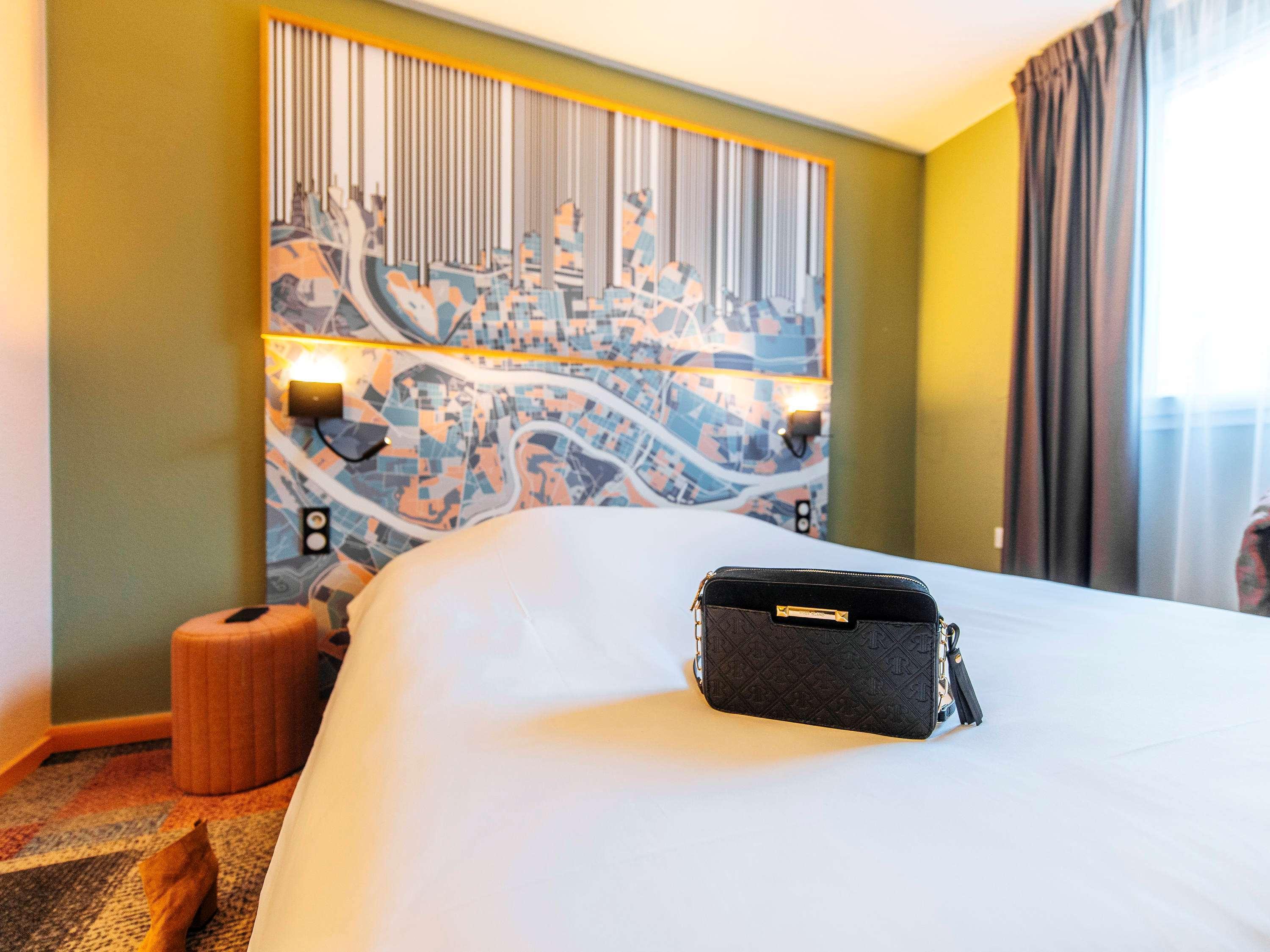 Hotel Ibis Styles Lyon Croix Rousse Exterior foto